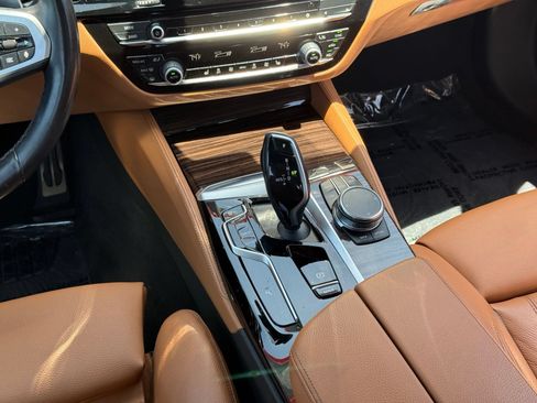 Used 2023 BMW 540i w/ M Sport Package RWD image 24
