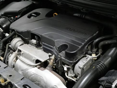 Used 2018 Chevrolet Cruze LT FWD image 22