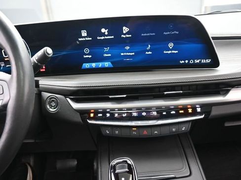 Used 2024 Cadillac XT4 Premium Luxury image 10