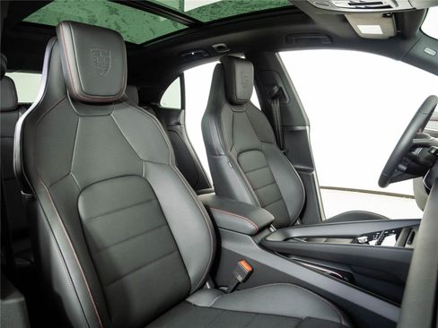 New 2026 Porsche Macan 4S Electric AWD/4WD image 24