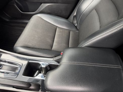Used 2017 Honda Accord Sport image 18