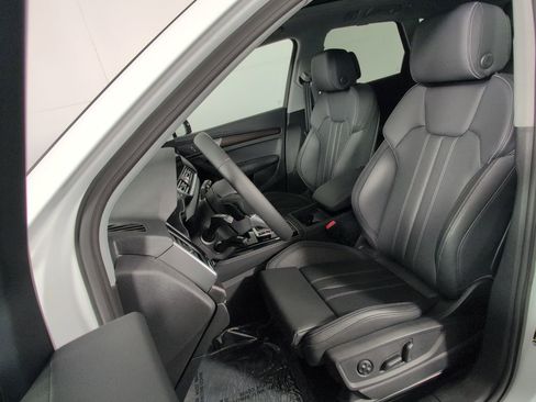 Certified 2025 Audi Q5 2.0T Premium Plus w/ Premium Plus Package image 19