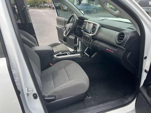 Used 2023 Toyota Tacoma SR5 w/ Technology Package AWD/4WD image 34