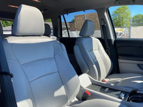 Used 2018 Honda Pilot Touring image 18
