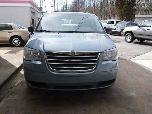 Used 2010 Chrysler Town & Country LX w/ PWR Convenience Group image 13