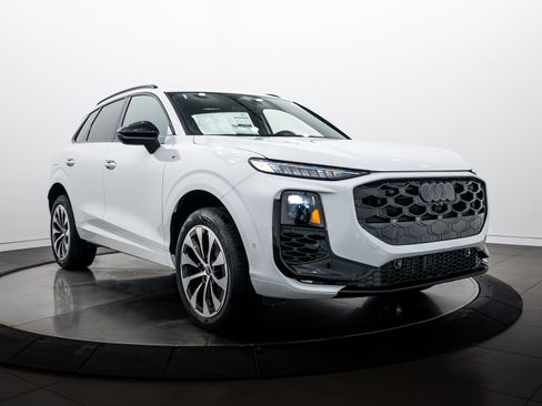New 2026 Audi Q3 quattro 2.0T AWD/4WD image 2