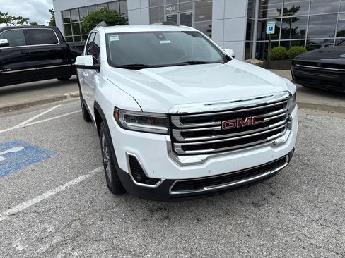 Used 2023 GMC Acadia SLT FWD image 8