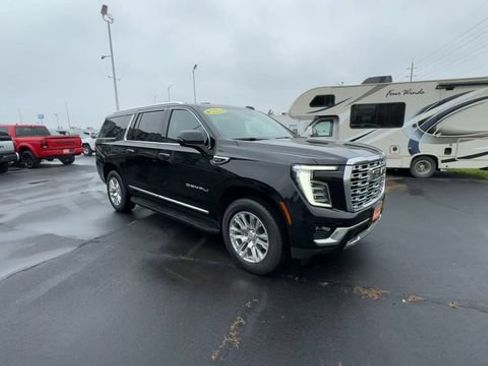 Used 2025 GMC Yukon XL Denali AWD/4WD image 2