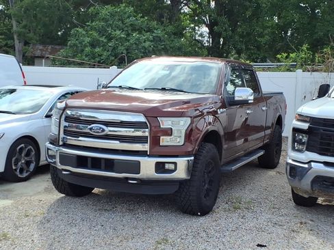 Used 2016 Ford F150 Lariat w/ Equipment Group 502A Luxury AWD/4WD image 3