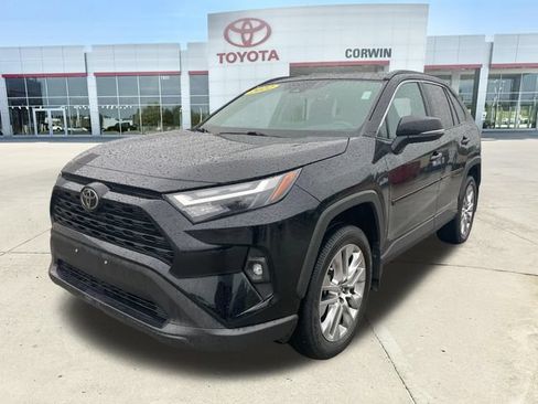 Used 2022 Toyota RAV4 XLE Premium AWD/4WD image 7