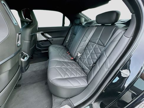 Certified 2024 BMW 740i RWD image 25