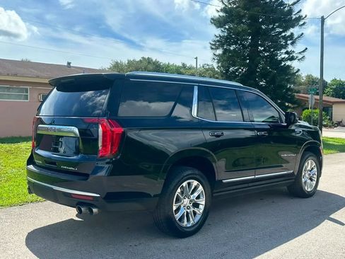 Used 2021 GMC Yukon Denali w/ Denali Premium Package AWD/4WD image 5