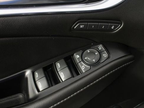 Used 2023 Buick Enclave Avenir w/ Avenir Technology Package image 14