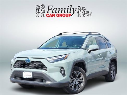 Used 2023 Toyota RAV4 XLE Premium image 1