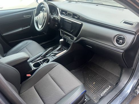Used 2018 Toyota Corolla SE image 19