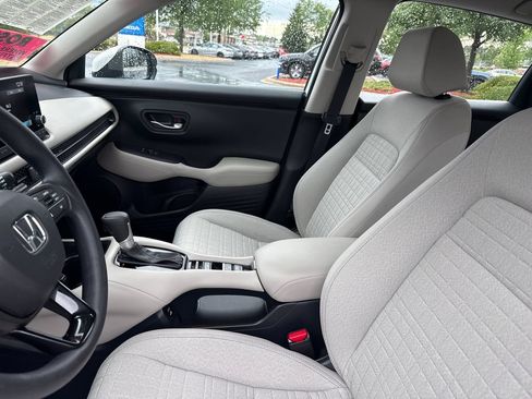 Certified 2025 Honda HR-V LX image 13