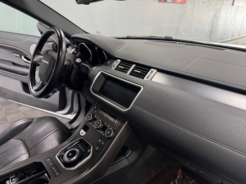 Used 2018 Land Rover Range Rover Evoque SE Dynamic image 51