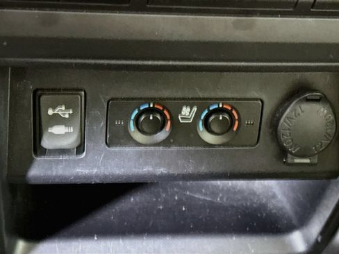 Used 2015 Toyota 4Runner Limited AWD/4WD image 11