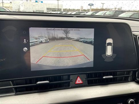 Used 2023 Kia Sportage EX image 18