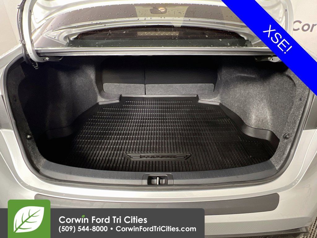 Used 2025 Toyota Corolla XSE FWD image 14