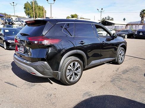 Used 2021 Nissan Rogue SV image 9