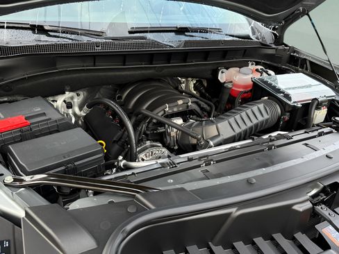 New 2026 Chevrolet Suburban RST image 18