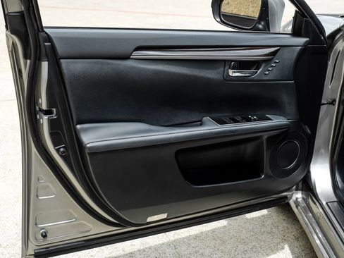Used 2018 Lexus ES 350 w/ Ultra Luxury Package FWD image 43