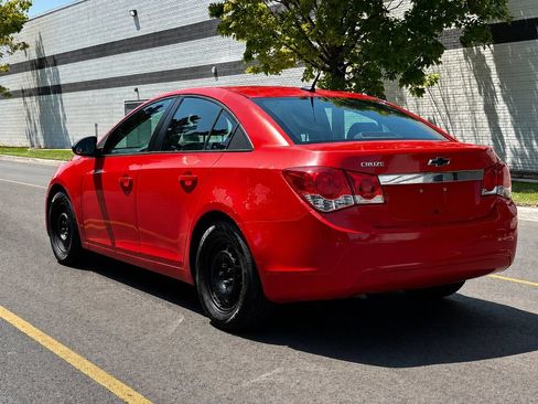 Used 2014 Chevrolet Cruze LS FWD image 3