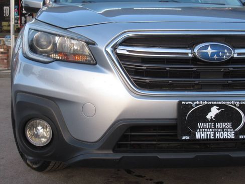 Used 2018 Subaru Outback 2.5i Premium AWD/4WD image 3