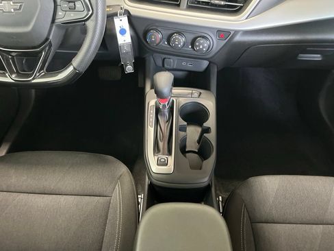 Used 2024 Chevrolet Trax RS FWD image 10