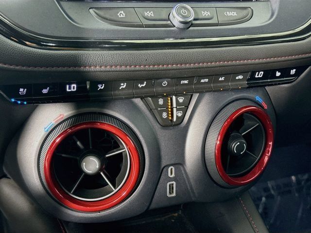 Used 2022 Chevrolet Blazer RS w/ Enhanced Convenience Package FWD image 16