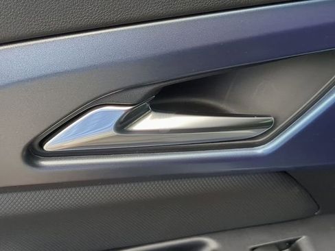 New 2025 Chevrolet Equinox EV LT w/ Convenience Package II image 38