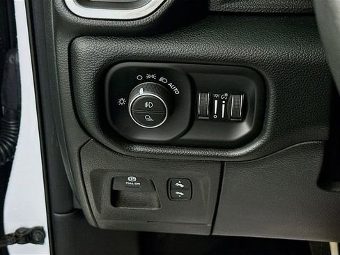 Used 2021 RAM 1500 Laramie AWD/4WD image 10