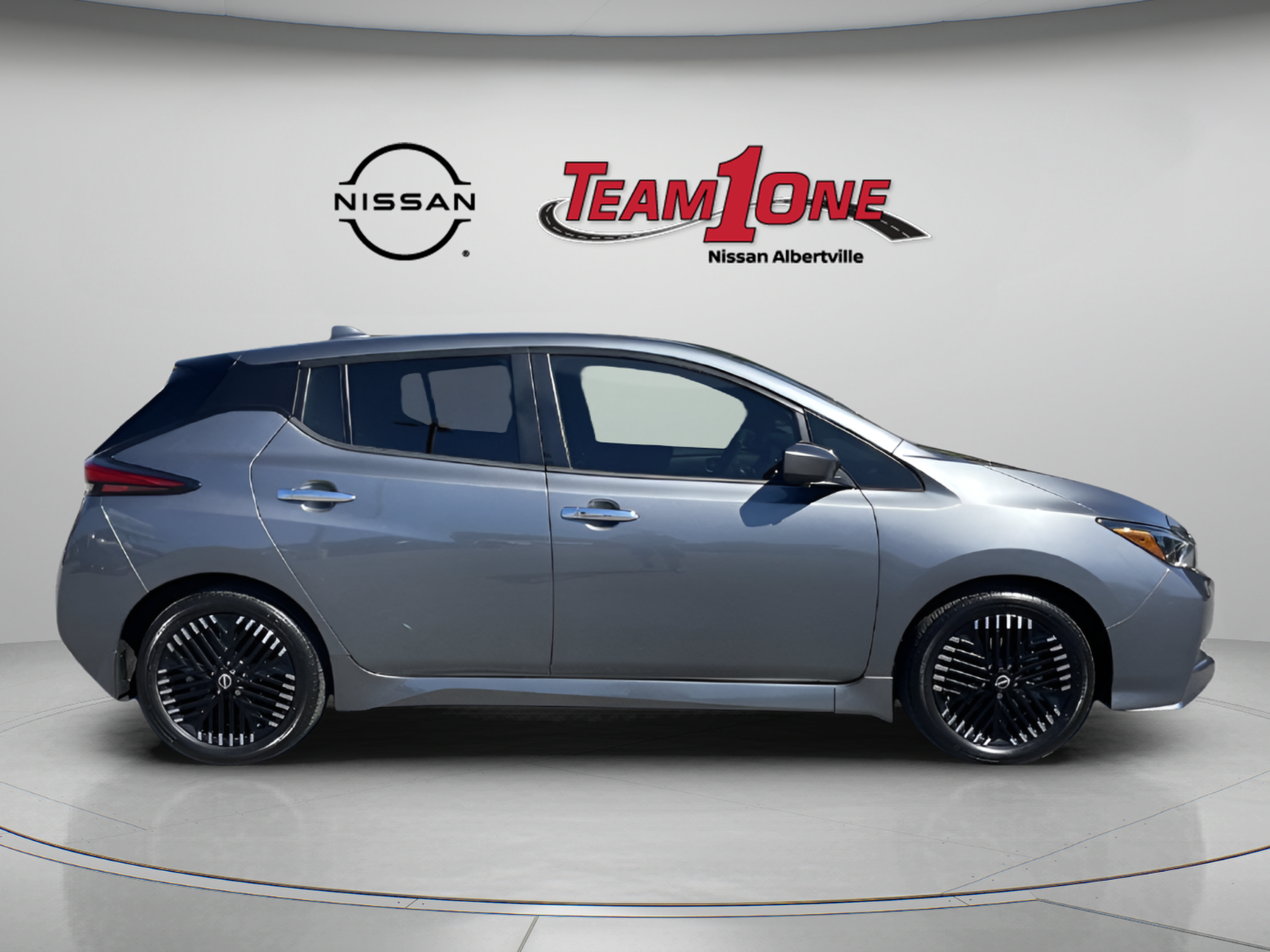 Used 2023 Nissan Leaf SV Plus FWD image 9