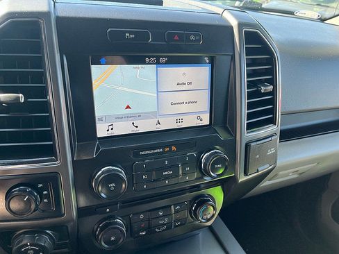 Used 2018 Ford F150 XLT w/ Equipment Group 302A Luxury AWD/4WD image 24