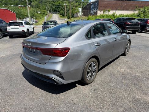 Used 2023 Kia Forte LXS FWD image 5