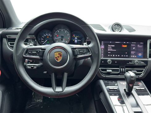 Used 2022 Porsche Macan S image 17