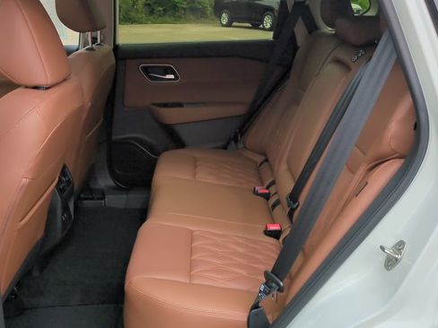New 2026 Nissan Rogue Platinum AWD/4WD image 15