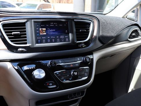 Used 2021 Chrysler Voyager LX w/ Cold Weather Group FWD image 43