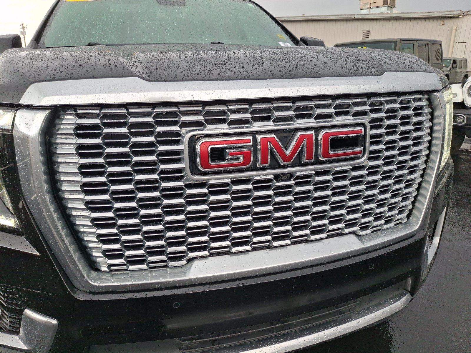 Used 2023 GMC Yukon XL Denali w/ Advanced Technology Package AWD/4WD image 33