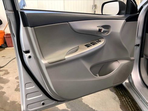 Used 2012 Toyota Corolla LE image 19