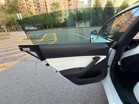 Used 2020 Tesla Model 3 Long Range image 36