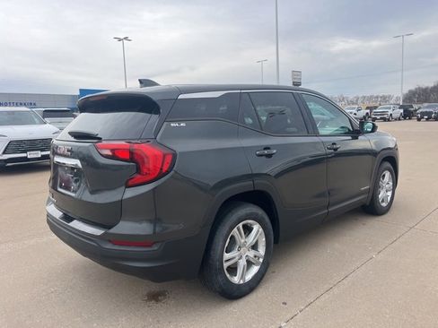 Used 2018 GMC Terrain SLE image 3