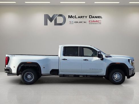 New 2026 GMC Sierra 3500 Pro AWD/4WD image 6