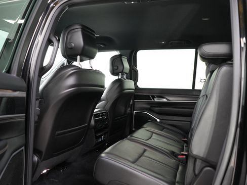 Used 2023 Jeep Wagoneer Series II AWD/4WD image 20