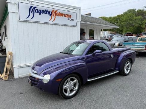 Used 2004 Chevrolet SSR w/ Preferred Equipment Group RWD image 12