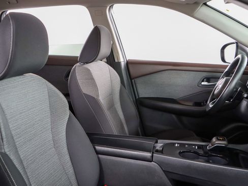 Used 2023 Nissan Rogue SV image 26