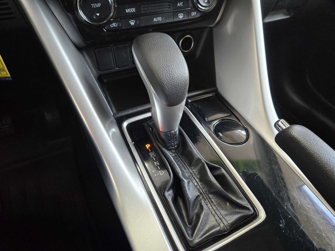 Used 2022 Mitsubishi Eclipse Cross ES FWD image 18