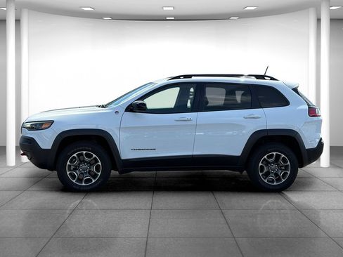 Used 2022 Jeep Cherokee Trailhawk w/ Trailer Tow Group AWD/4WD image 4