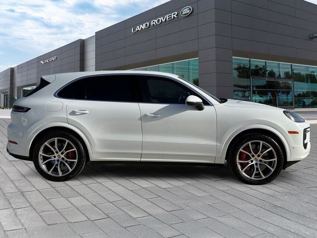 Used 2024 Porsche Cayenne S AWD/4WD image 6